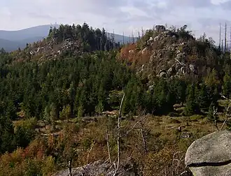Hohnekamm: View from the Leistenklippe to the Grenzklippe; in the background the Brocken