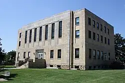Baxter County Courthouse in downtown Mountain Home