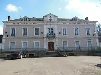 The town hall in Châtel-Censoir